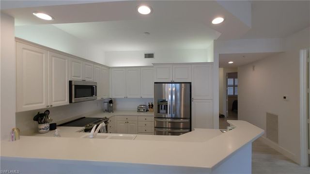 400 Flagship DR # 1104, Naples, FL 34108