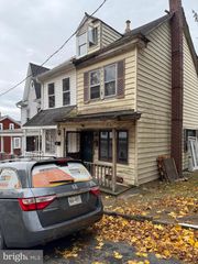 1606 MARKET ST, Ashland, PA 17921