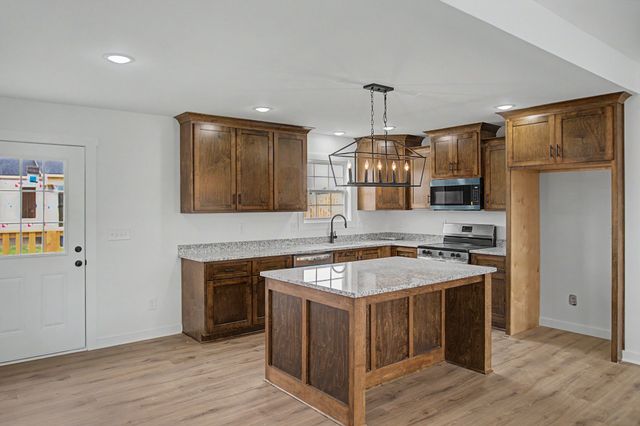 133 Martha Circle, Lafayette, TN 37083