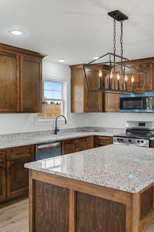 133 Martha Circle, Lafayette, TN 37083
