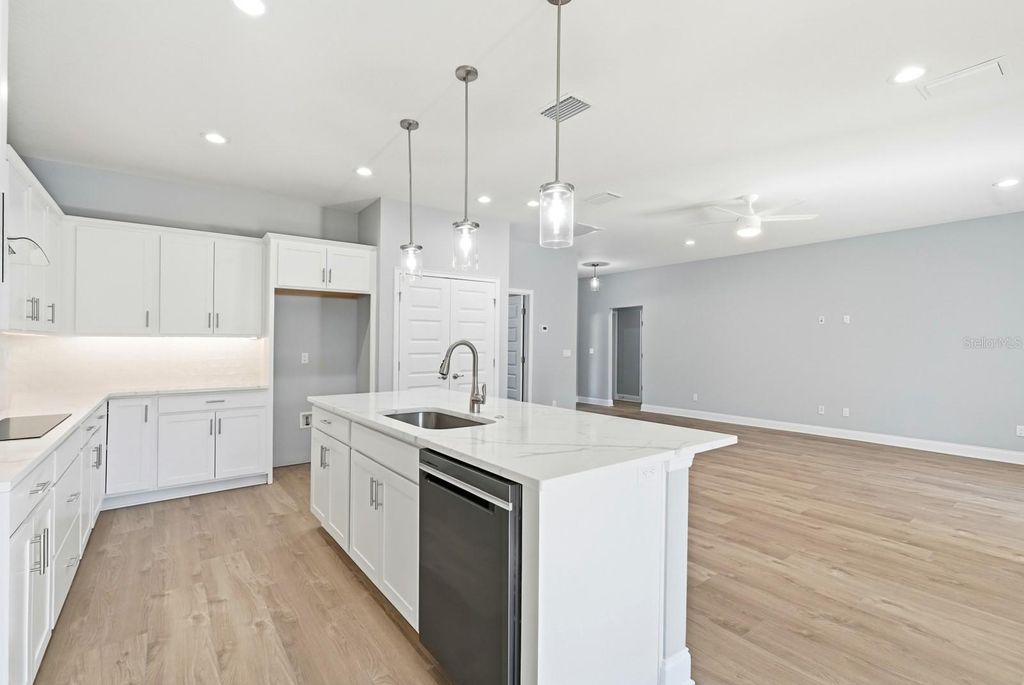 Image 14 of property listing at 402 OLIVER DRIVE, New Smyrna Beach, FL 32168