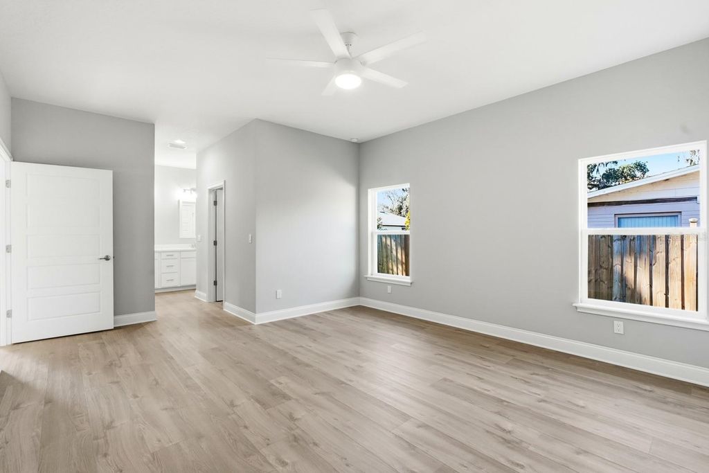 Image 20 of property listing at 402 OLIVER DRIVE, New Smyrna Beach, FL 32168