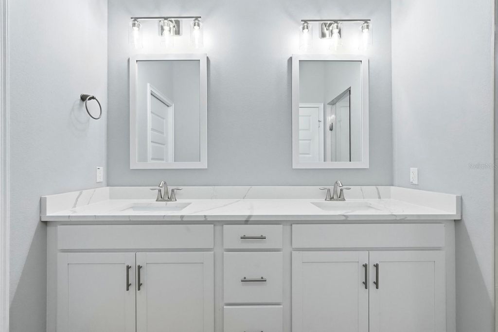 Image 23 of property listing at 402 OLIVER DRIVE, New Smyrna Beach, FL 32168