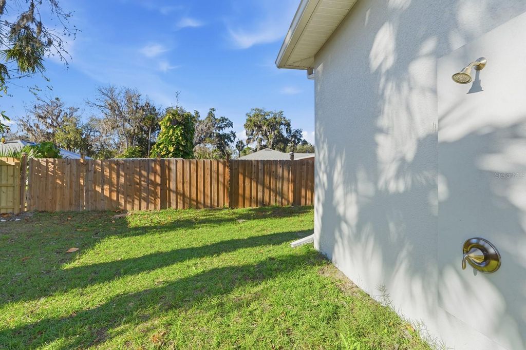 Image 41 of property listing at 402 OLIVER DRIVE, New Smyrna Beach, FL 32168