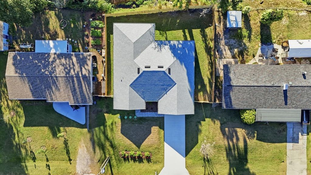 Image 46 of property listing at 402 OLIVER DRIVE, New Smyrna Beach, FL 32168