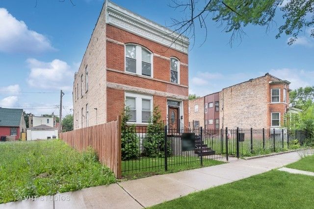 4033 W Monroe Street 2, Chicago, IL 60624