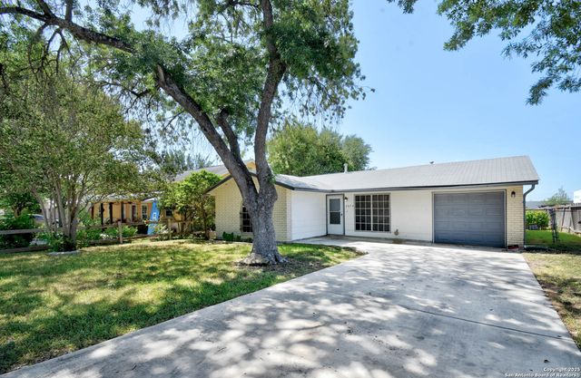 5874 Castle Hunt, San Antonio, TX 78218