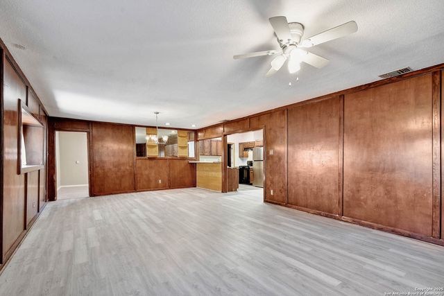 5874 Castle Hunt, San Antonio, TX 78218