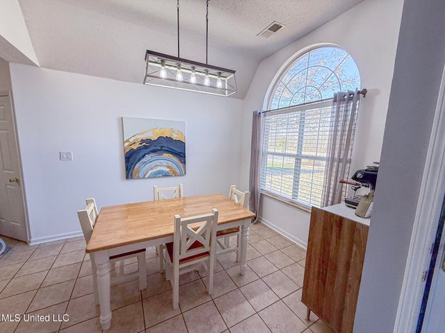 4597 Graham Lake Drive, Olive Branch, MS 38654