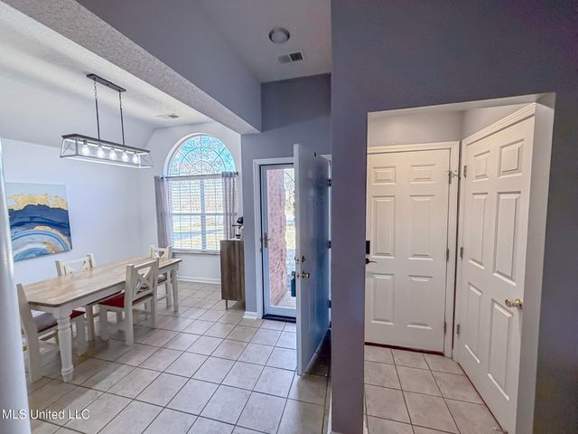 4597 Graham Lake Drive, Olive Branch, MS 38654