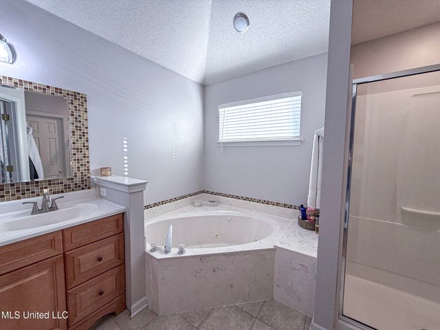 4597 Graham Lake Drive, Olive Branch, MS 38654