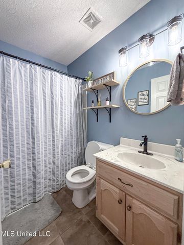 4597 Graham Lake Drive, Olive Branch, MS 38654