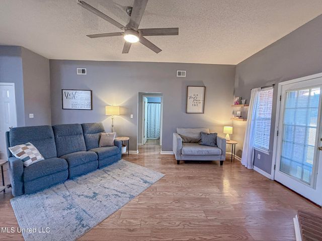 4597 Graham Lake Drive, Olive Branch, MS 38654