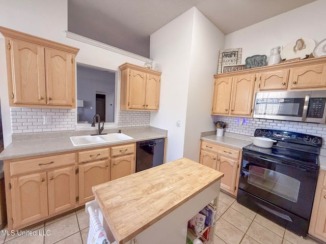 4597 Graham Lake Drive, Olive Branch, MS 38654