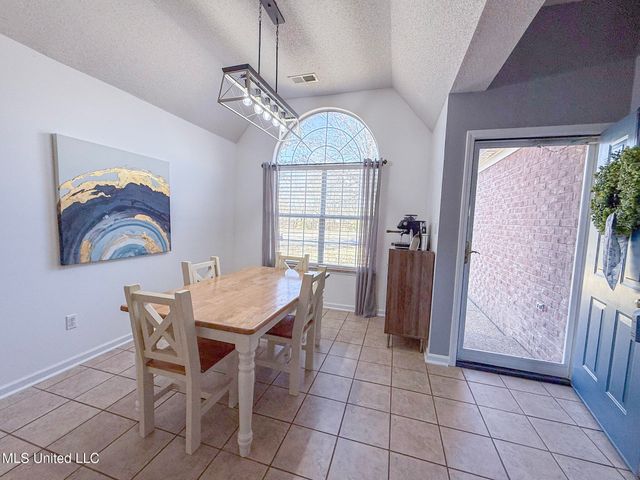 4597 Graham Lake Drive, Olive Branch, MS 38654