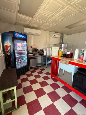 215 E Alamo, Carrizo Springs, TX 78834