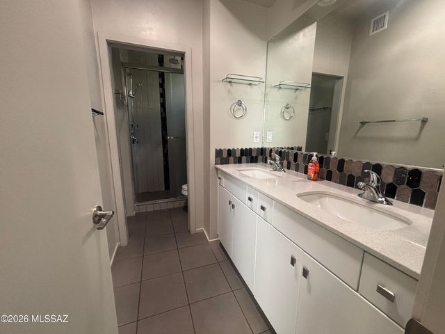 898 E Millenium Court, Tucson, AZ 85719