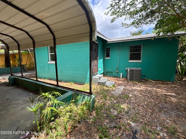 5628 BELAFONTE Drive, Jacksonville, FL 32209