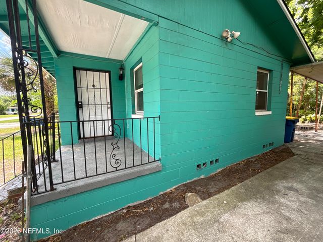 5628 BELAFONTE Drive, Jacksonville, FL 32209