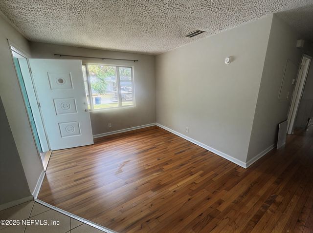 5628 BELAFONTE Drive, Jacksonville, FL 32209