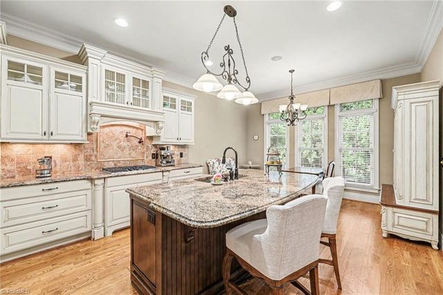 1070 Old Stone Lane, Kernersville, NC 27284