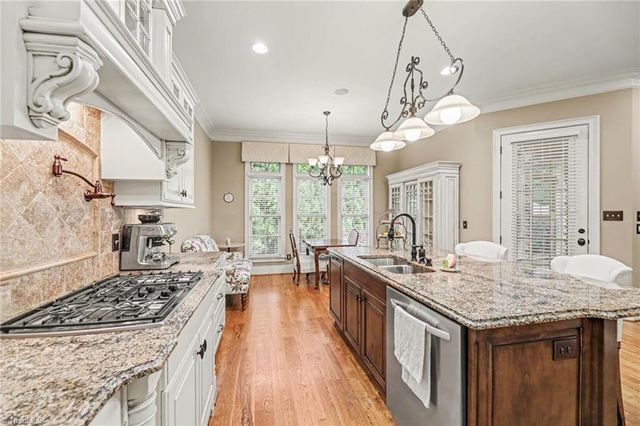 1070 Old Stone Lane, Kernersville, NC 27284