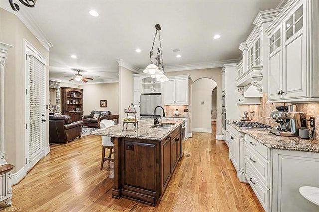 1070 Old Stone Lane, Kernersville, NC 27284