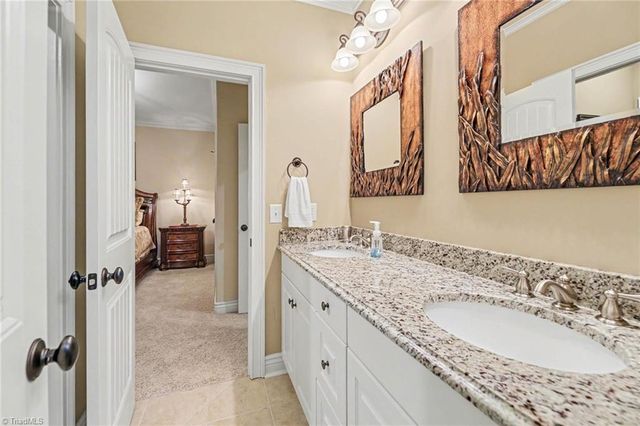 1070 Old Stone Lane, Kernersville, NC 27284