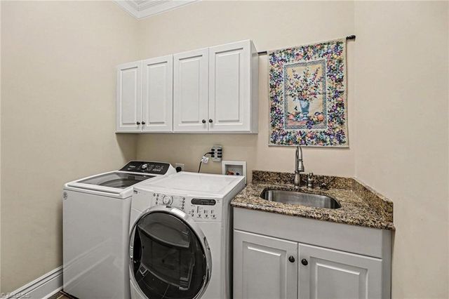 1070 Old Stone Lane, Kernersville, NC 27284