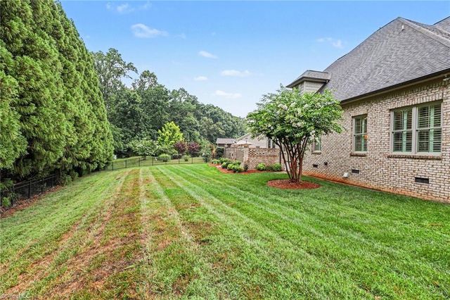 1070 Old Stone Lane, Kernersville, NC 27284