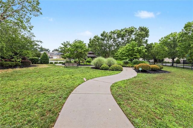 1070 Old Stone Lane, Kernersville, NC 27284