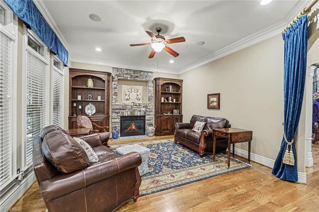1070 Old Stone Lane, Kernersville, NC 27284