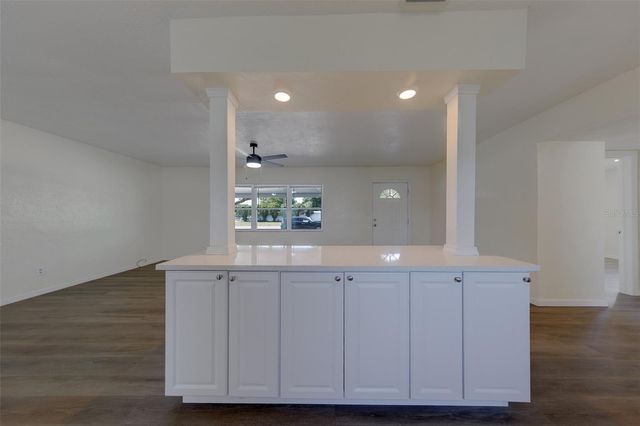 5937 38TH AVENUE N, St Petersburg, FL 33710