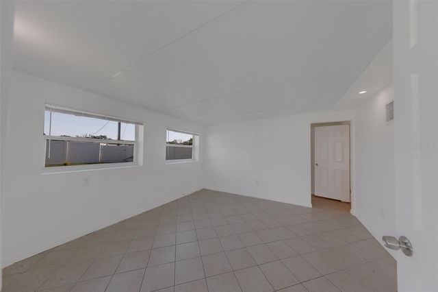 5937 38TH AVENUE N, St Petersburg, FL 33710