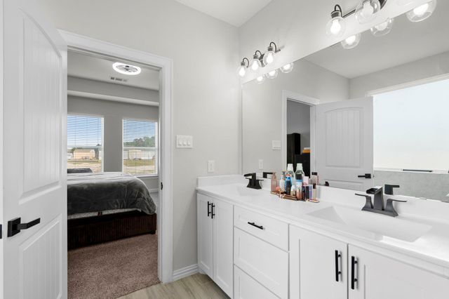 1294 County Road 5100, Cleveland, TX 77327