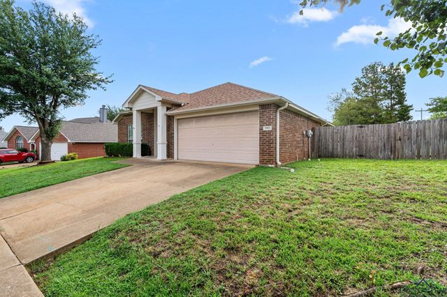 260 Crestview Dr, Jacksonville, TX 75766