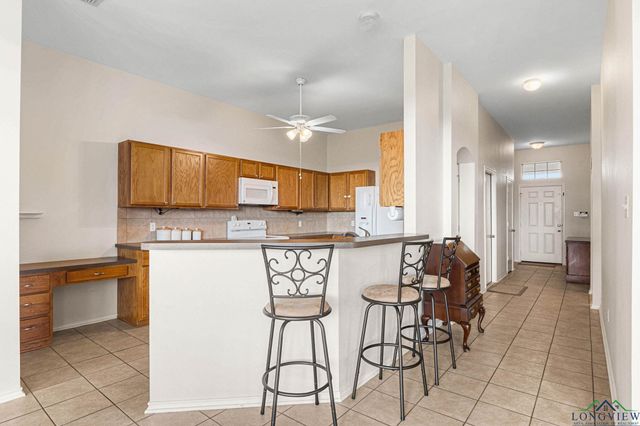 260 Crestview Dr, Jacksonville, TX 75766