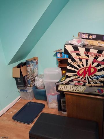 410 Miltonia St, Linden City, NJ 07036