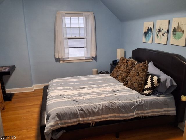 410 Miltonia St, Linden City, NJ 07036