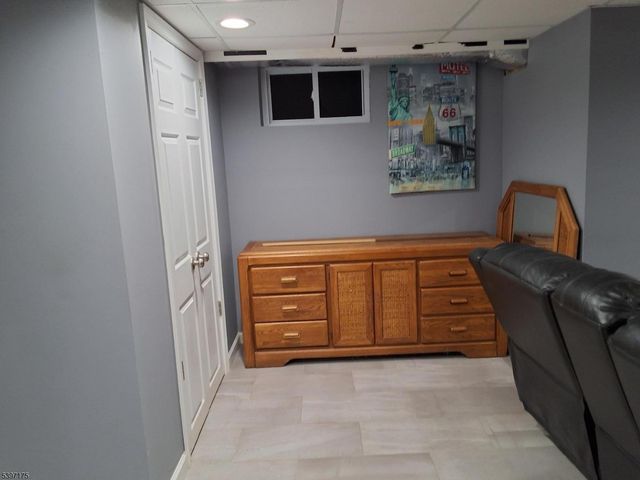 410 Miltonia St, Linden City, NJ 07036