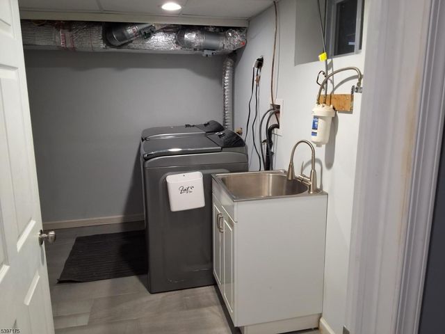 410 Miltonia St, Linden City, NJ 07036