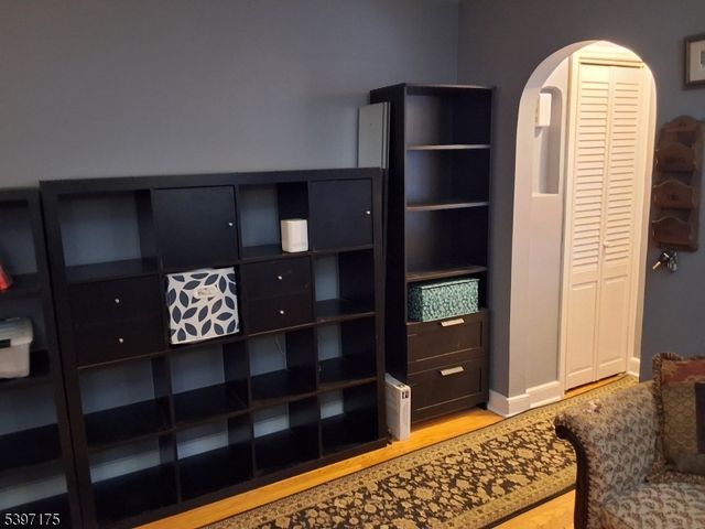 410 Miltonia St, Linden City, NJ 07036