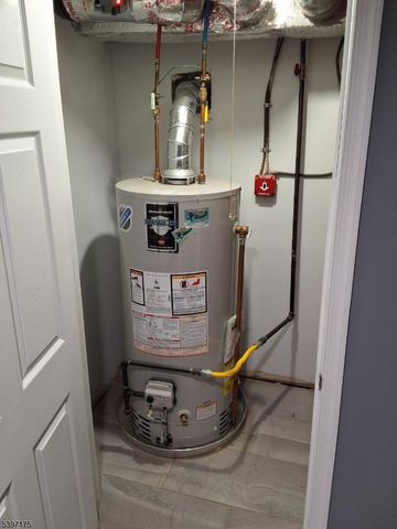 410 Miltonia St, Linden City, NJ 07036