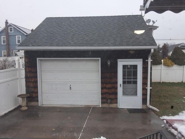 410 Miltonia St, Linden City, NJ 07036