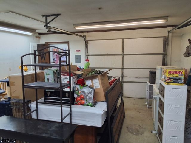 410 Miltonia St, Linden City, NJ 07036