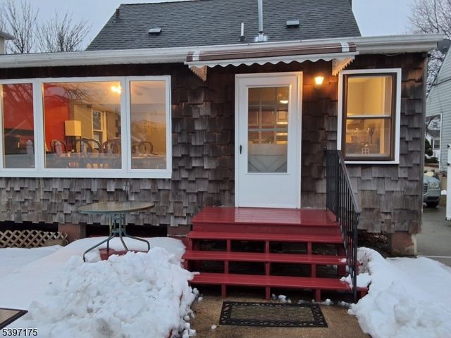 410 Miltonia St, Linden City, NJ 07036