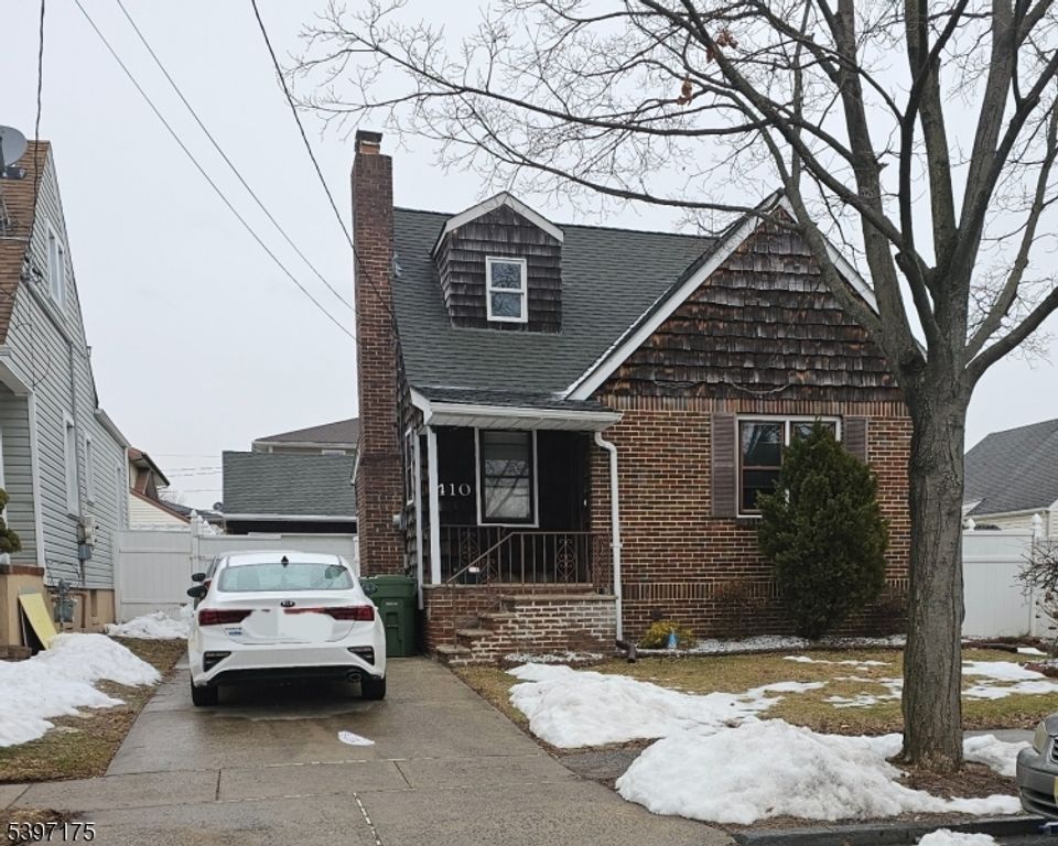 410 Miltonia St, Linden City, NJ 07036