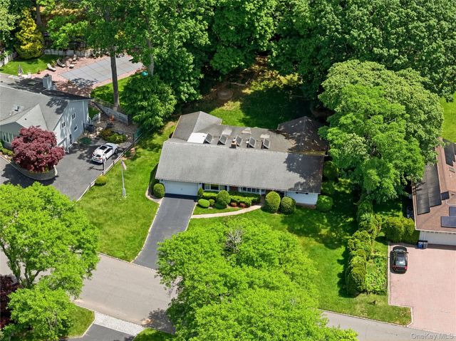 75 Mimosa Drive, East Hills, NY 11576