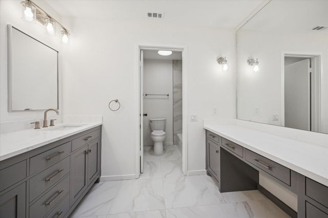 259 Litchfield Lane 66, Houston, TX 77024