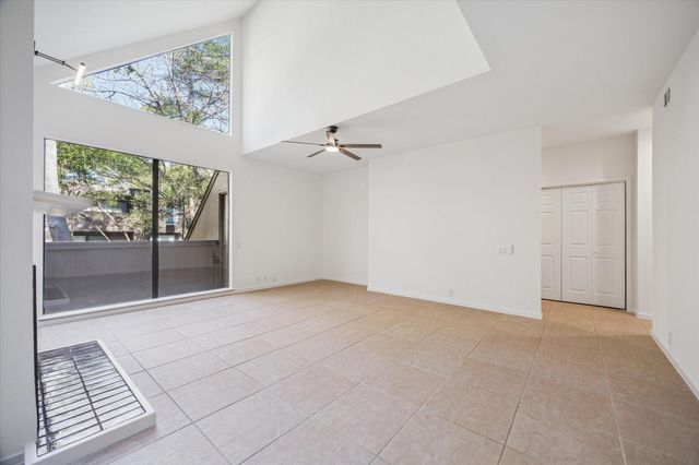 259 Litchfield Lane 66, Houston, TX 77024